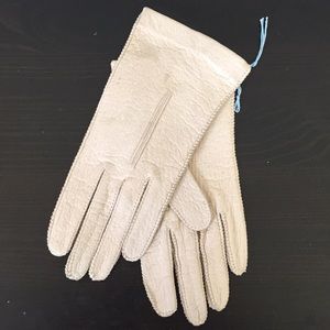 1940’s new dead stock ostrich skin gloves
